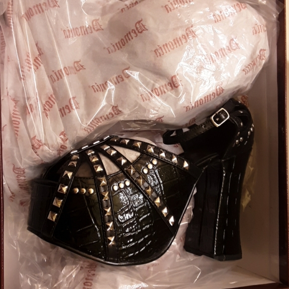 Black Spider web studded wedge heel - Picture 3 of 5
